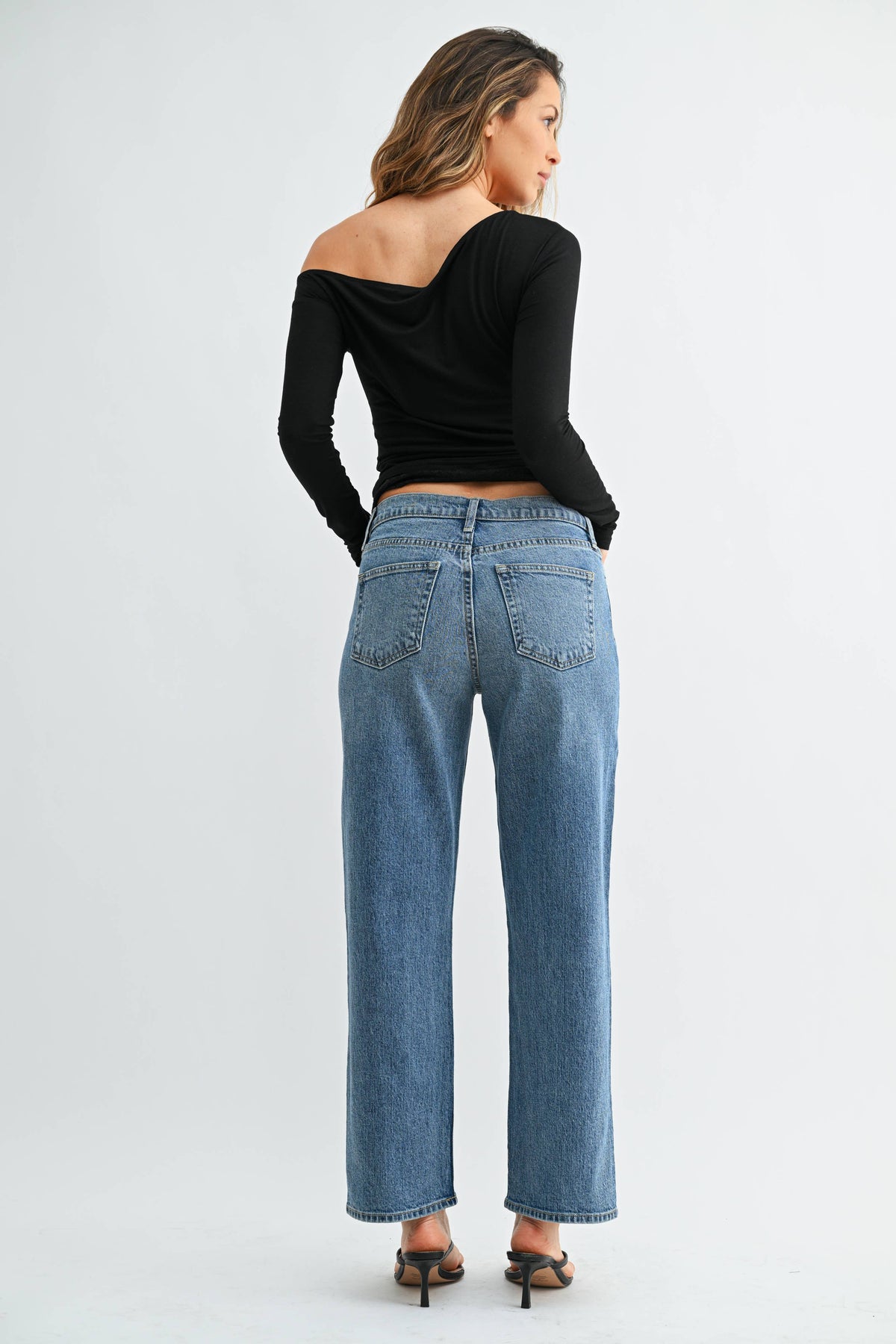 Mid Rise Ankle Straight Leg | Medium Wash