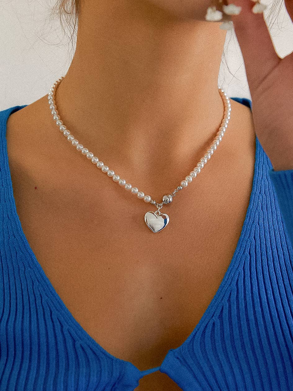 Gosse Vintage Pearl Heart Magnet Necklace