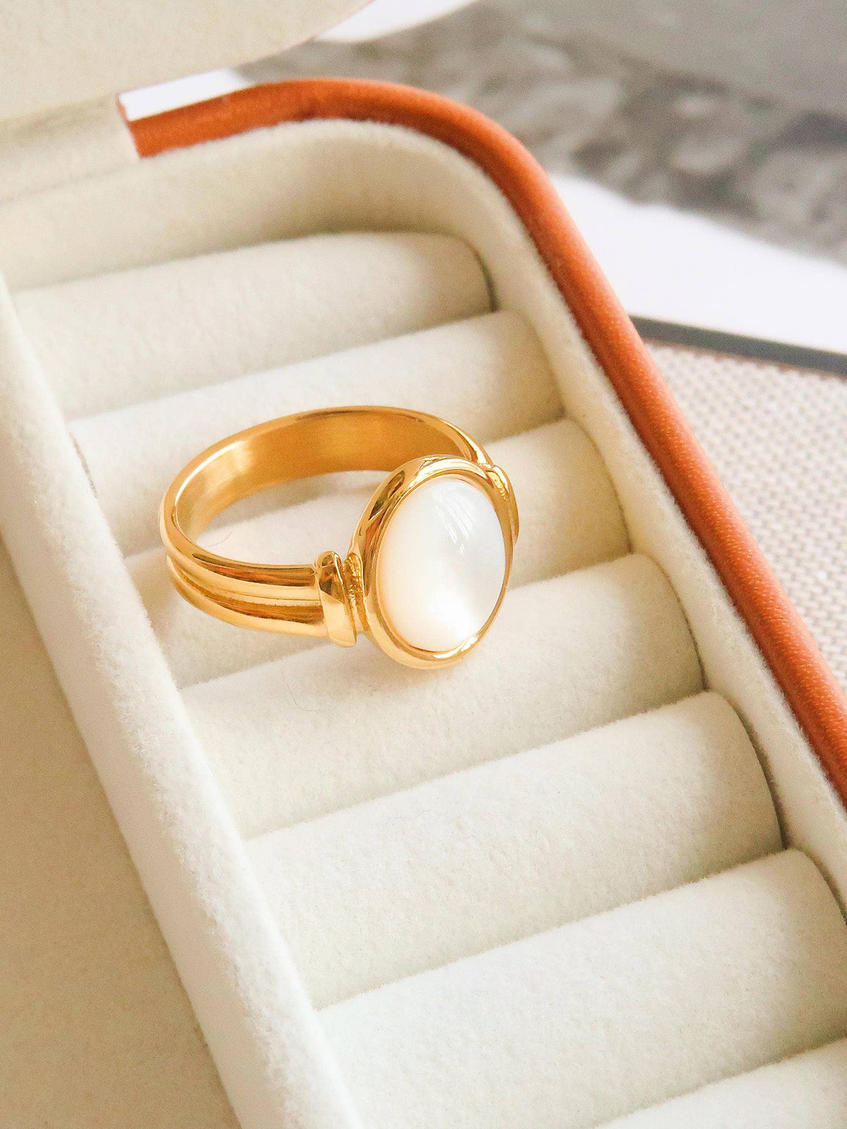 Jade Classic Shell Stone Ring