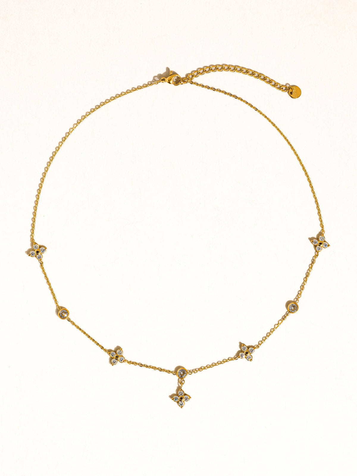 Aveline Floral Chain Necklace: Yellow Gold