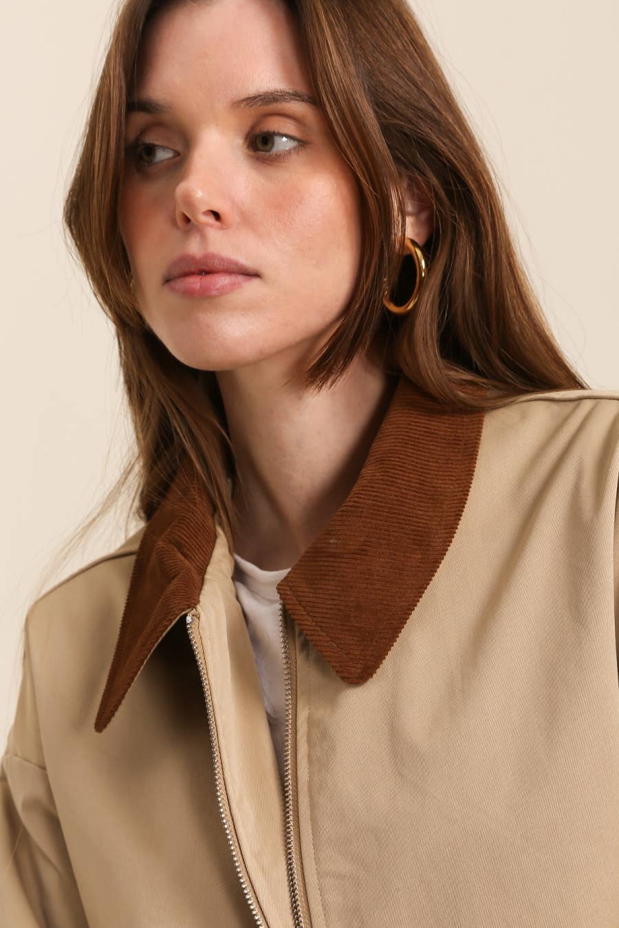 Mid-length jacket with contrasting collar: Camel