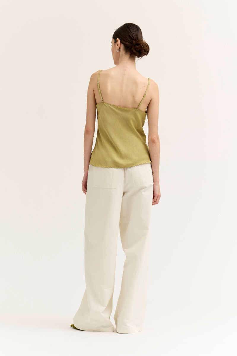 Scallop edge bias tank
