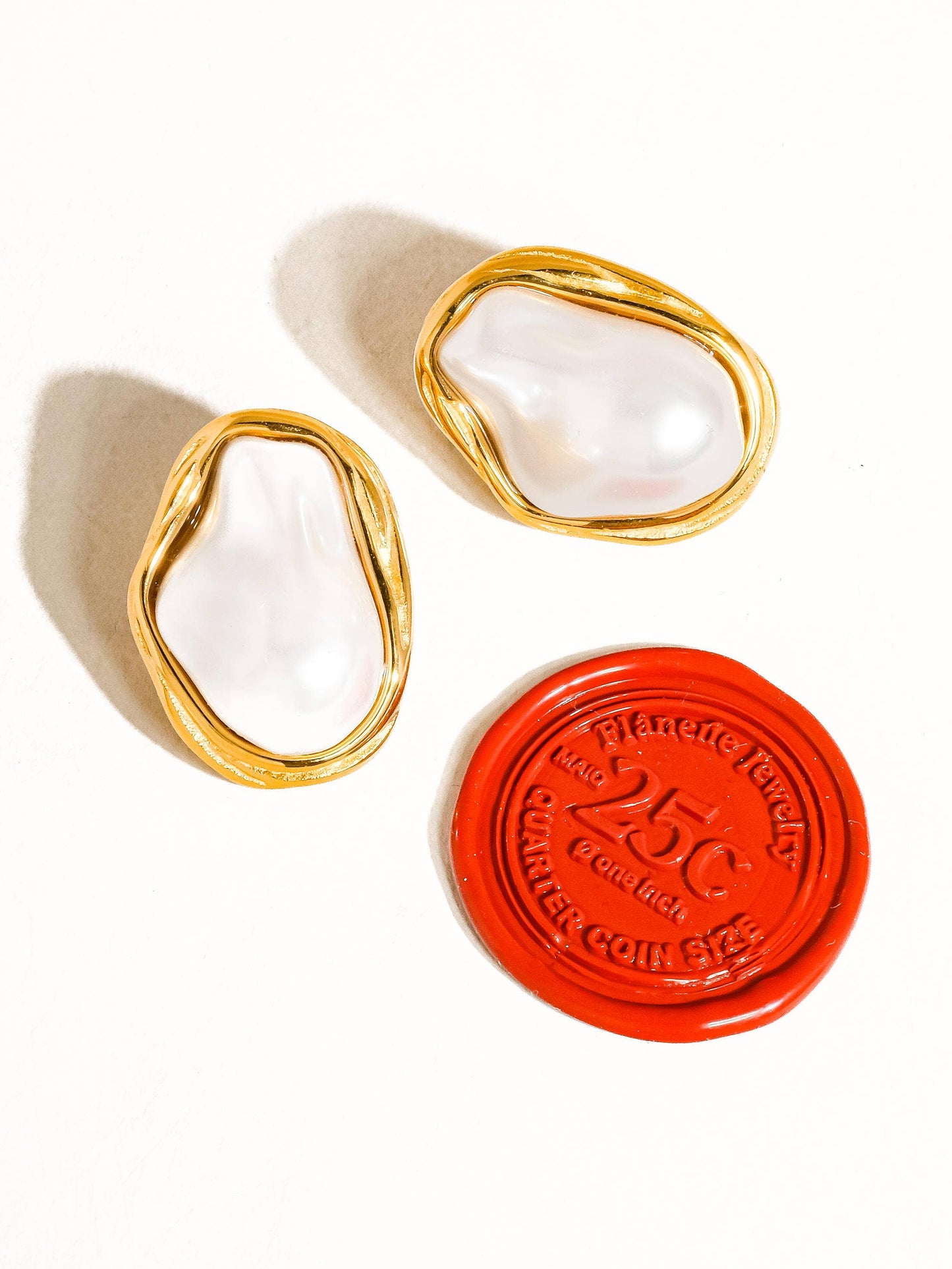 Yasmin Classic Pearl Round Earring