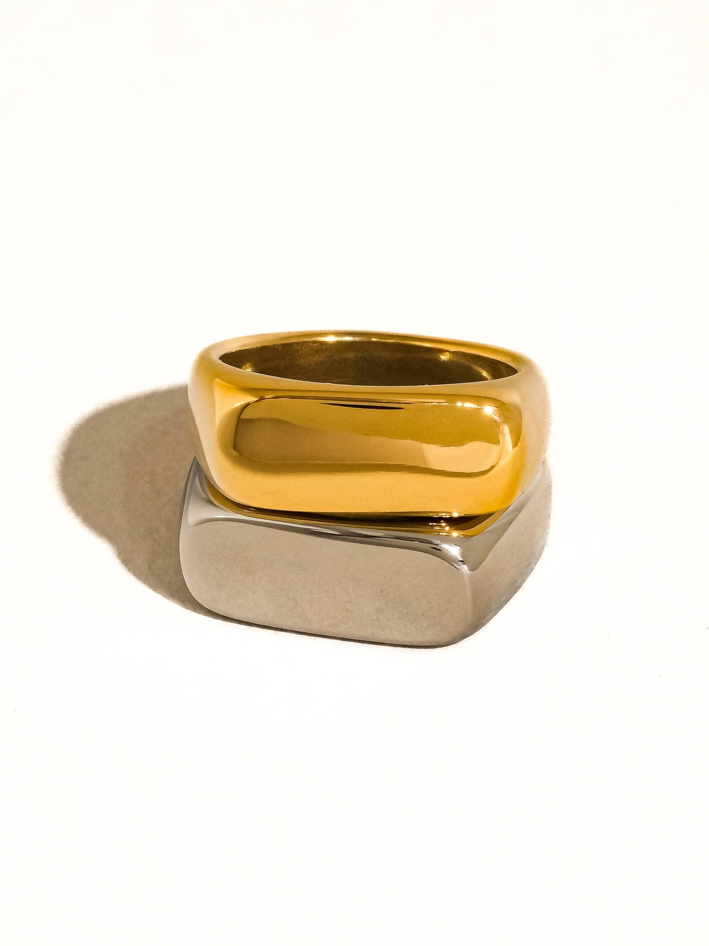 Glayce 18K Gold Non-Tarnish Classic Signet Ring: Silver