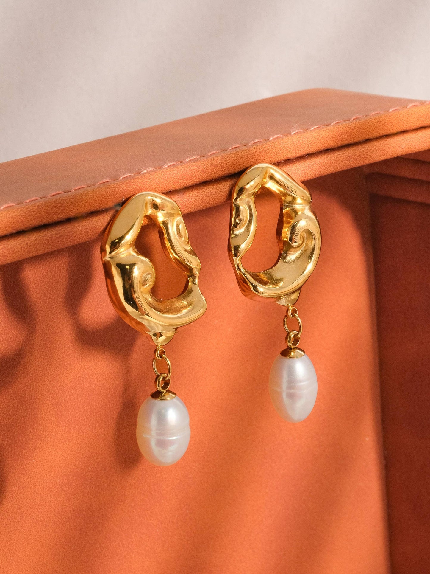 Nerissa 18K Gold Non-Tarnish Abstract Pearl Earring