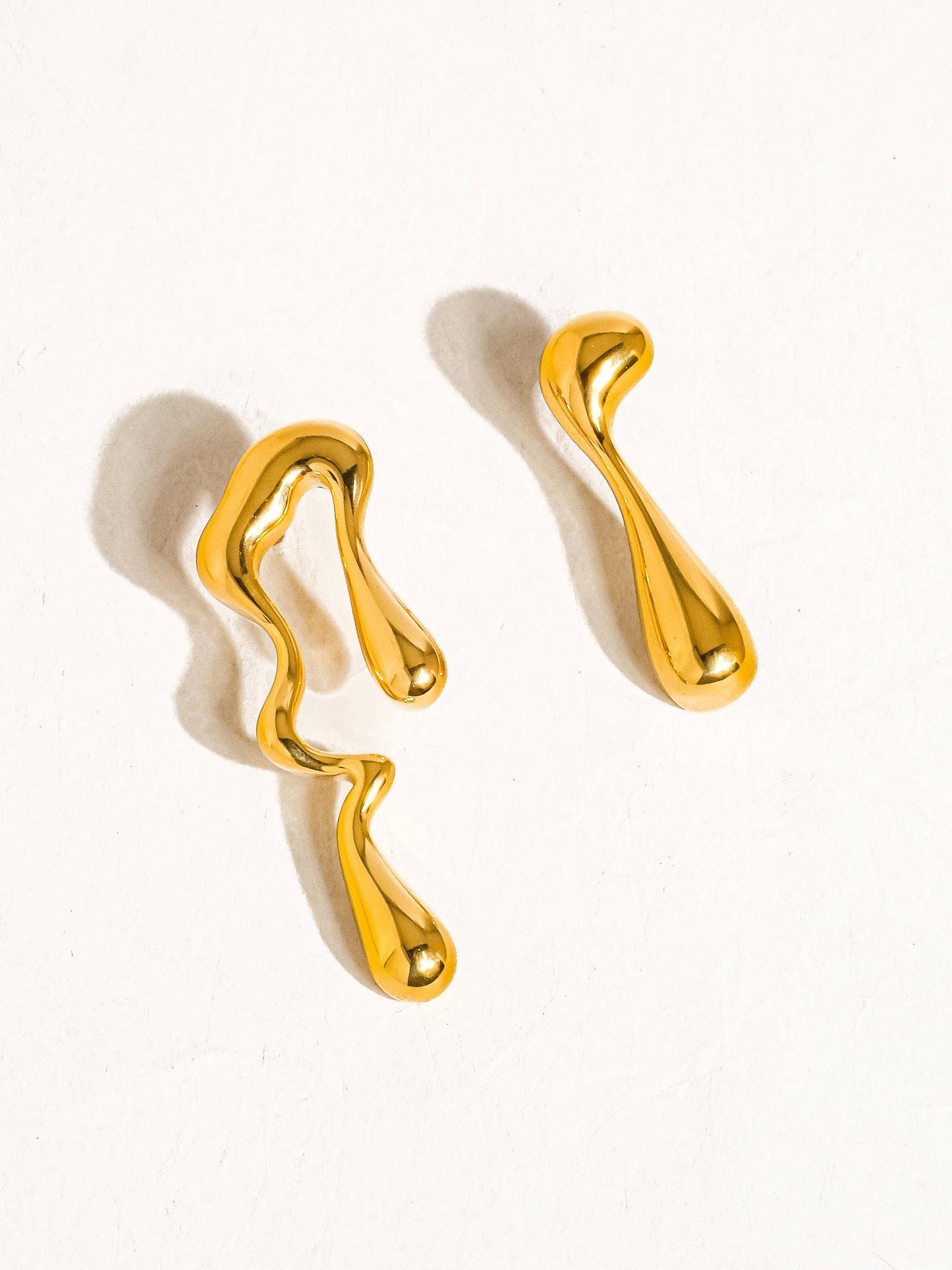 Roma 18K Gold Non-Tarnish Mismatch Melted Earring: Yellow Gold