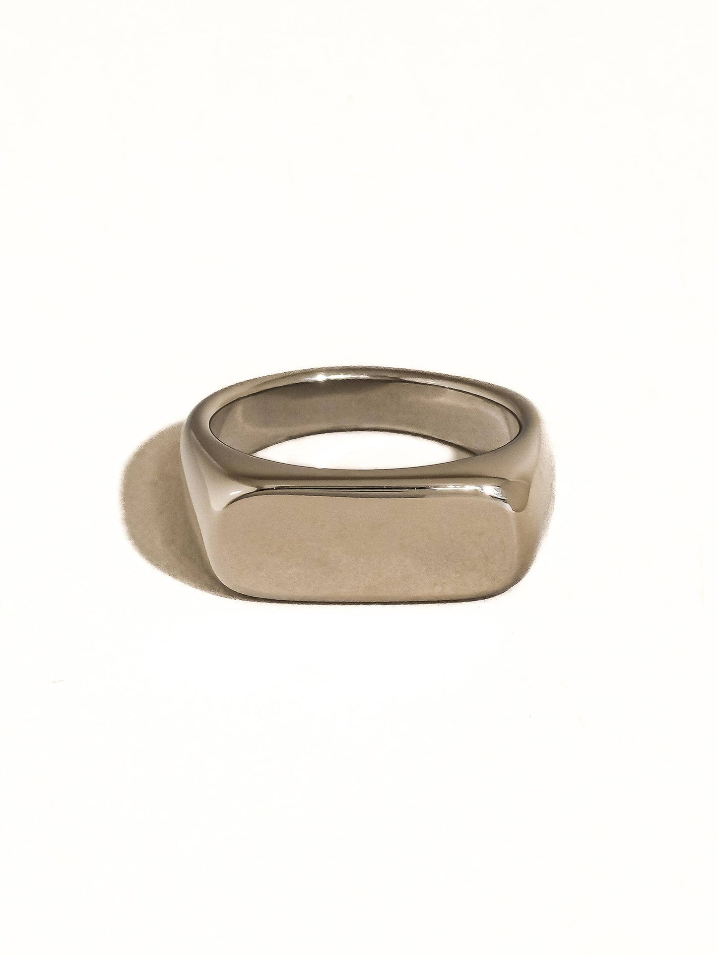 Glayce 18K Gold Non-Tarnish Classic Signet Ring: Silver