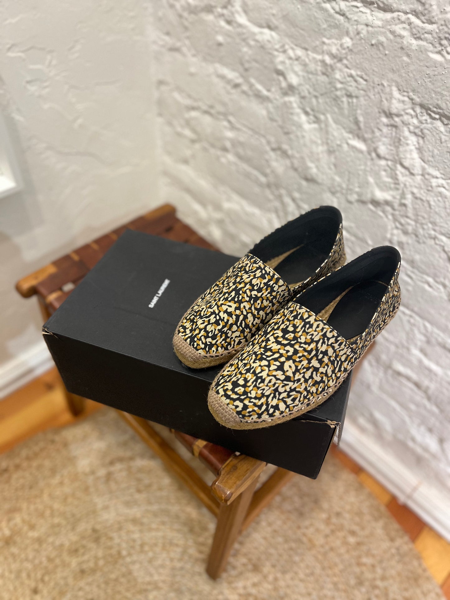 Saint Laurent Signature Espadrilles in Nero Multicolor