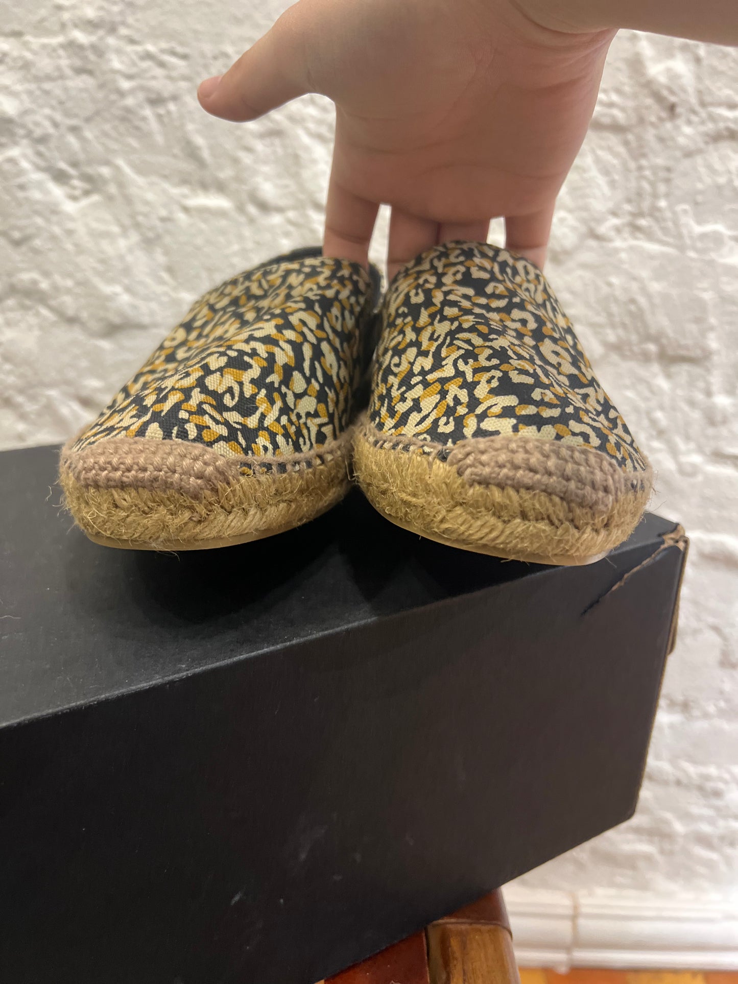 Saint Laurent Signature Espadrilles in Nero Multicolor