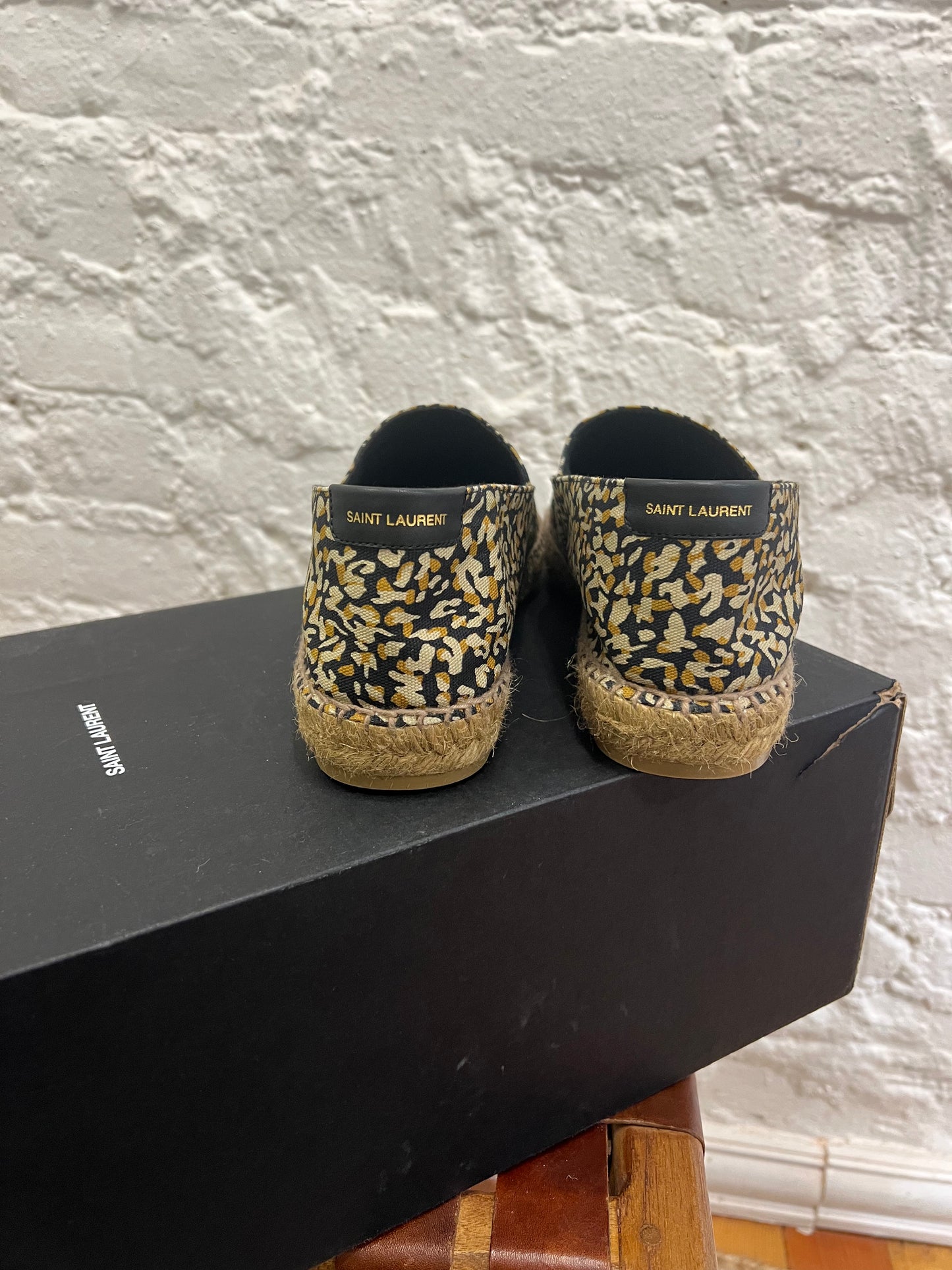 Saint Laurent Signature Espadrilles in Nero Multicolor