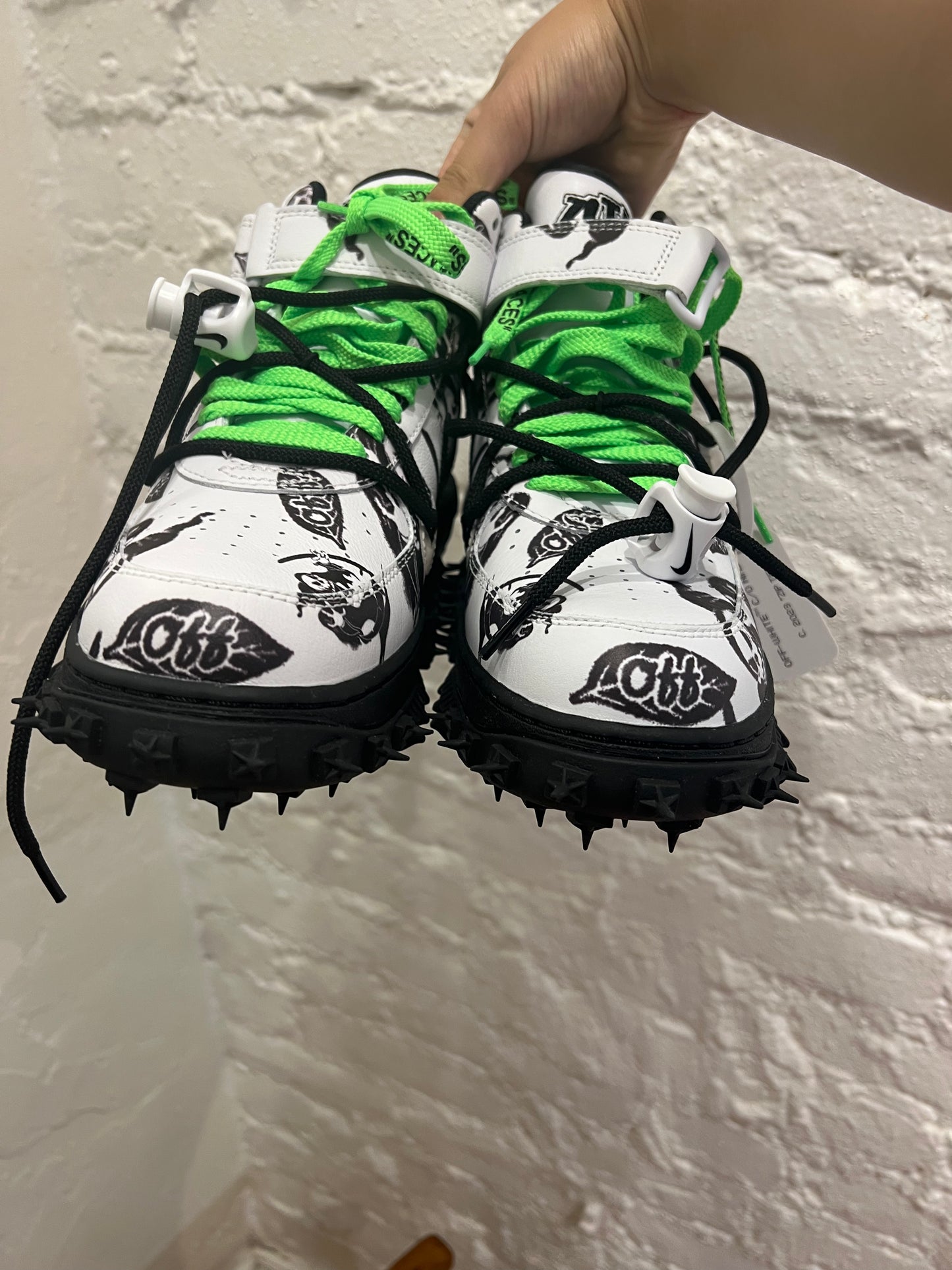 Off White x Nike Air Force 1 Mid SP Leather