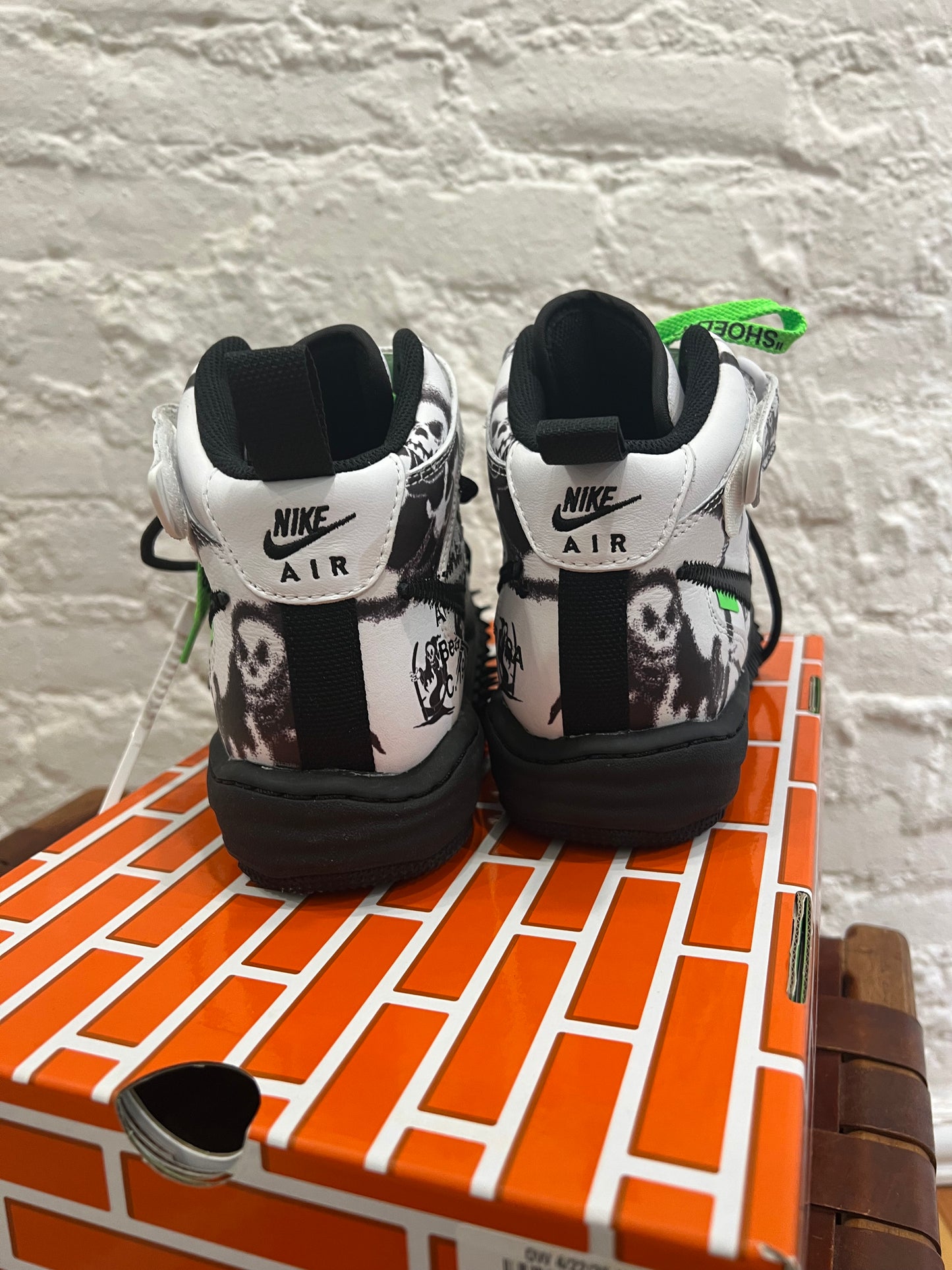 Off White x Nike Air Force 1 Mid SP Leather