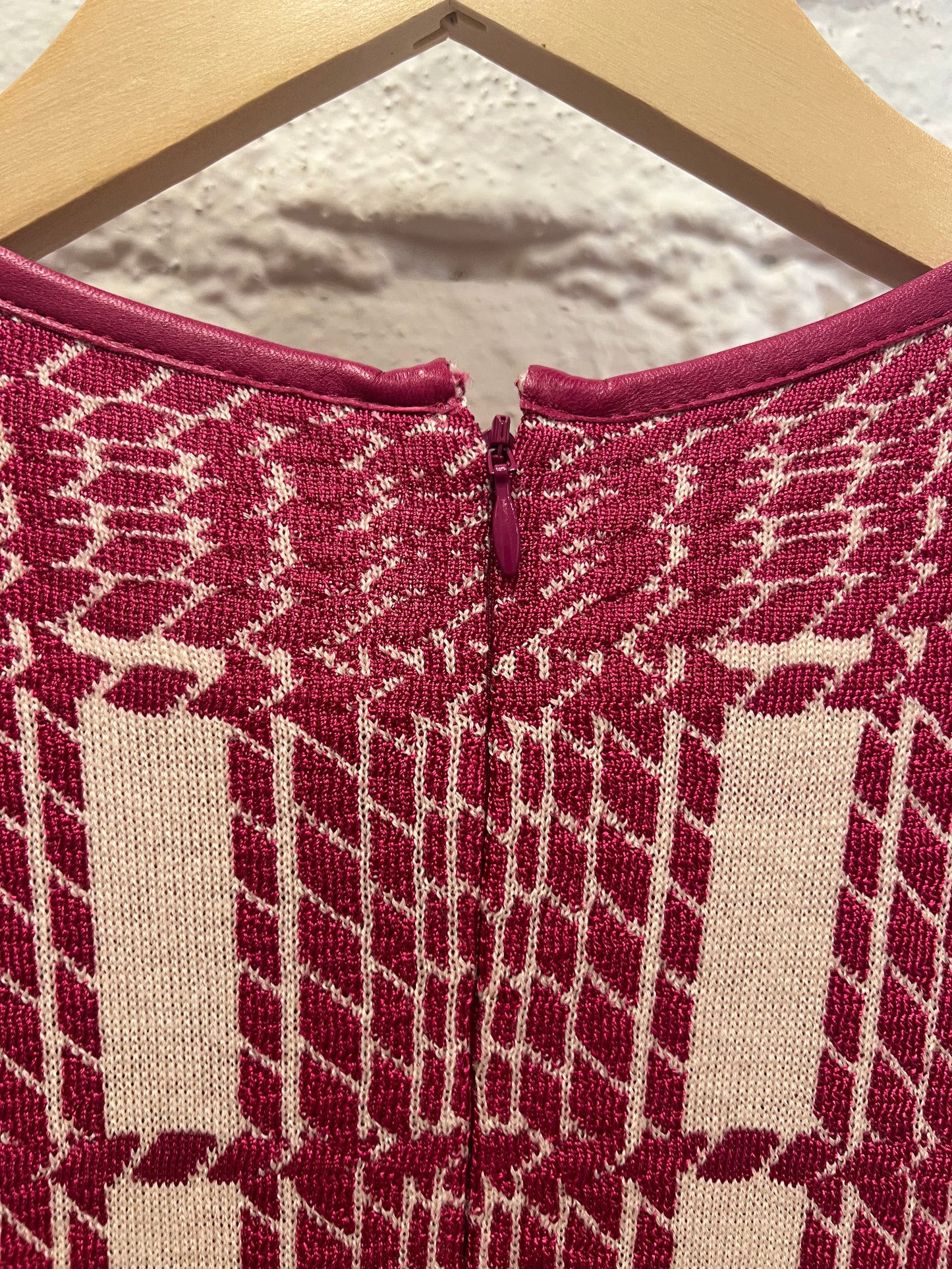 St.John fuchsia leather trim juquard top