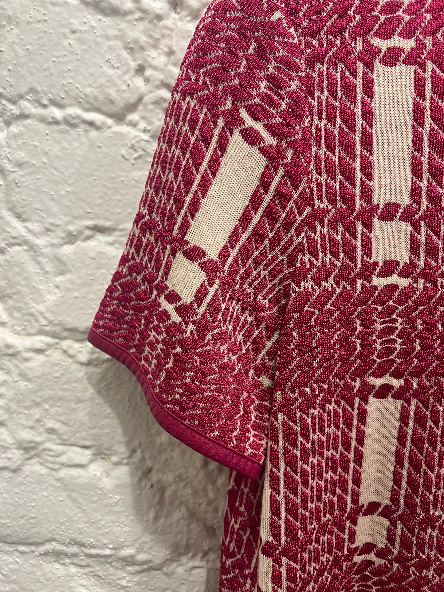 St.John fuchsia leather trim juquard top